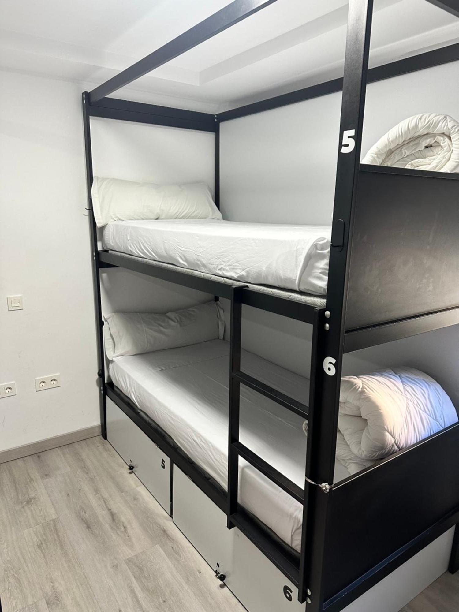 Be Happy Hostel Nerja Dış mekan fotoğraf