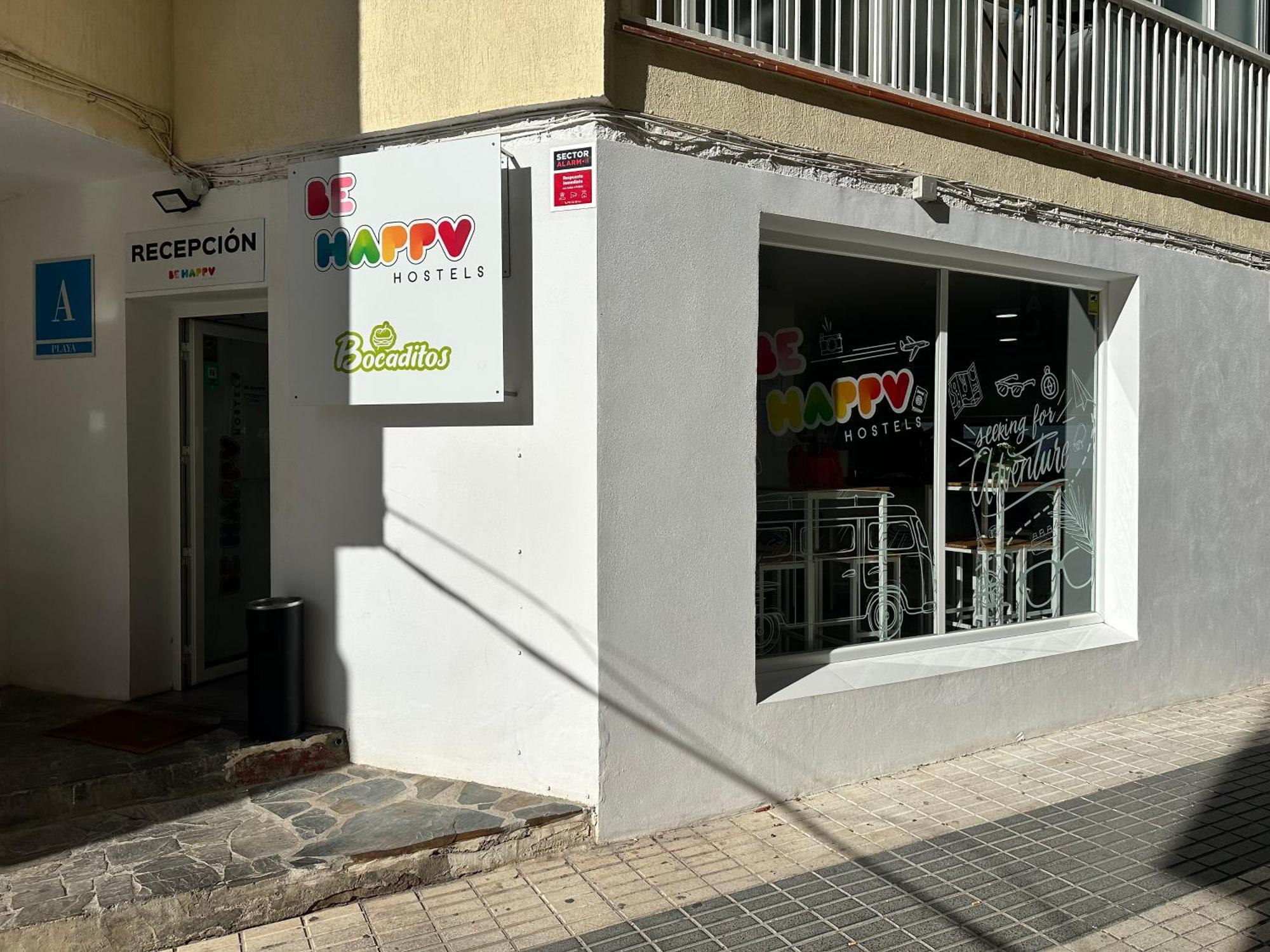 Be Happy Hostel Nerja Dış mekan fotoğraf